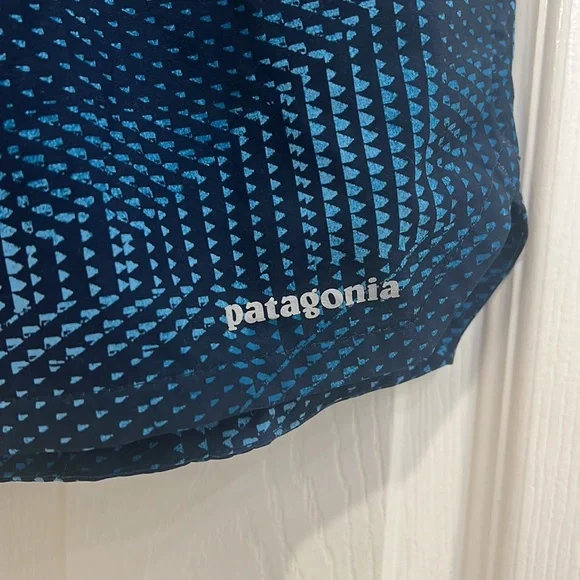 Patagonia board shorts with 3 zippered pockets - Picture 2 of 6